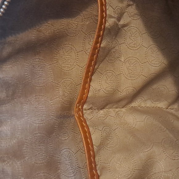 Michael Kors Jet Set Tote With Matching Wallet - Picture 12 of 17